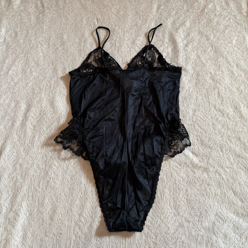 Vintage Fredrick’s of Hollywood lace ruffled tassel negligee lingerie bodysuit